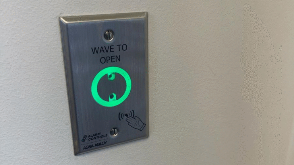 Access Control vs. Traditional Locks: The Smarter Business Choice